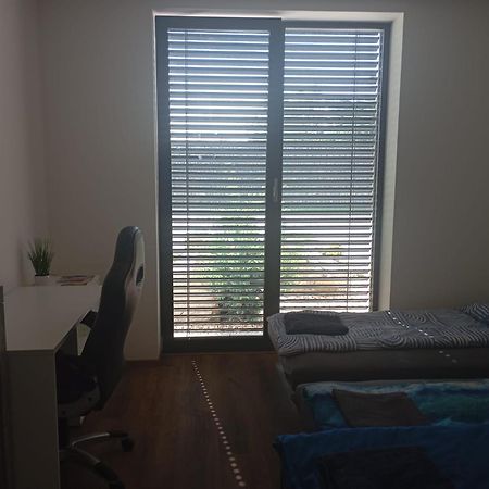 Moderni Pokoj S Parkovanim Zdarma Brünn Exterior foto