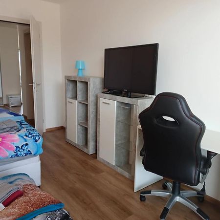 Moderni Pokoj S Parkovanim Zdarma Brünn Exterior foto